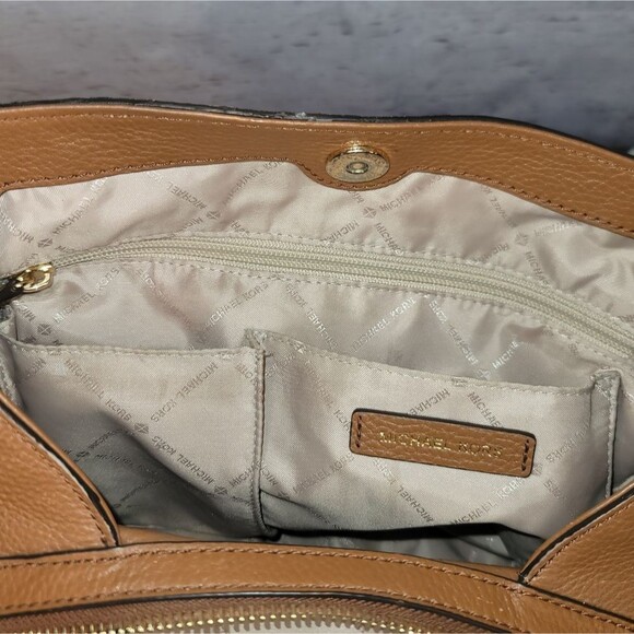Michael Kors Jet Set Large Tan Genuine Soft Leather Shoulder Hobo Bag - Picture 14 of 16